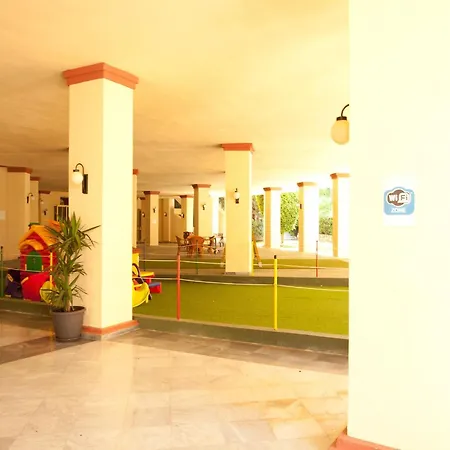 公寓 In Beachfront With Pool 马尔韦利亚