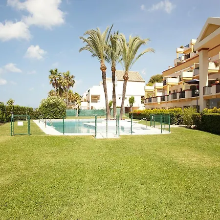 Apartmán In Beachfront With Pool