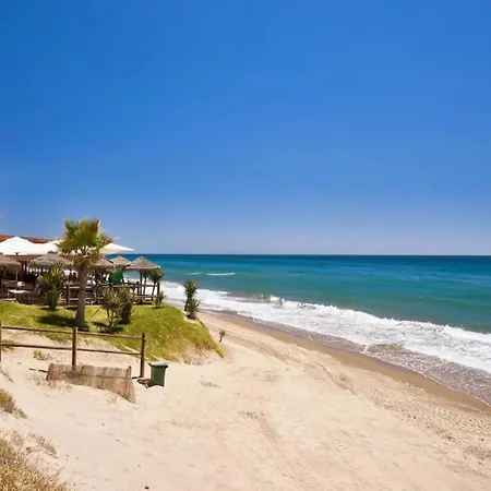 In Beachfront With Pool Apartmán Marbella