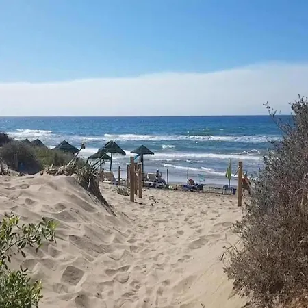 In Beachfront With Pool Apartmán Marbella
